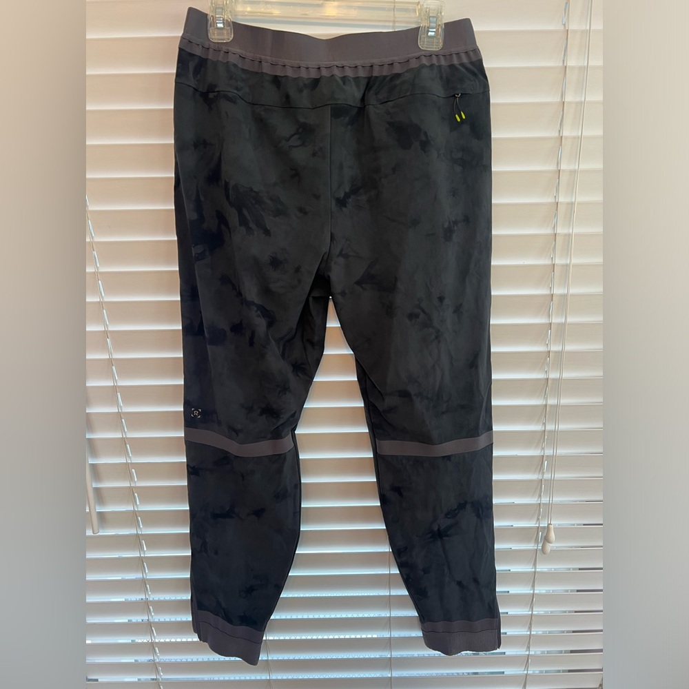 Lululemon Joggers - RARELY WORN - Great Condition